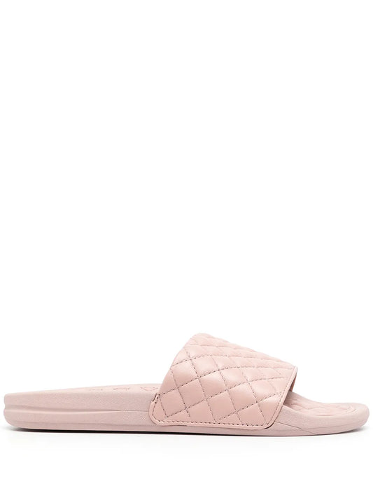 APL: ATHLETIC PROPULSION LABS Lusso quilted  slides