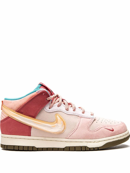 Nike x Social Status Dunk Mid "Strawberry Chocolate" sneakers