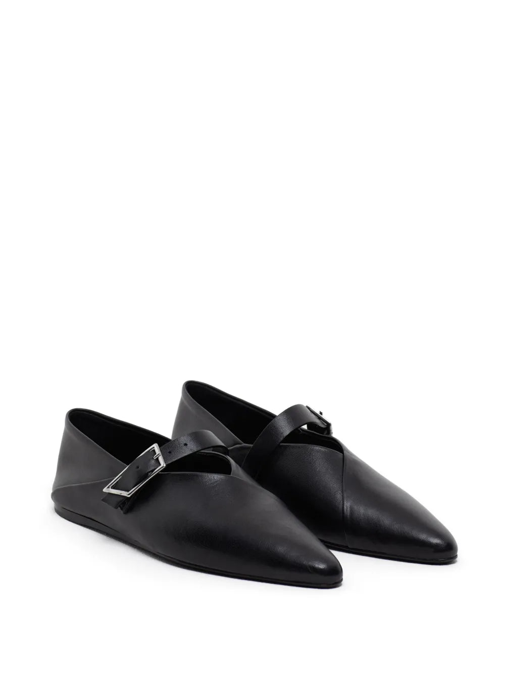 Closed leather ballerina shoes