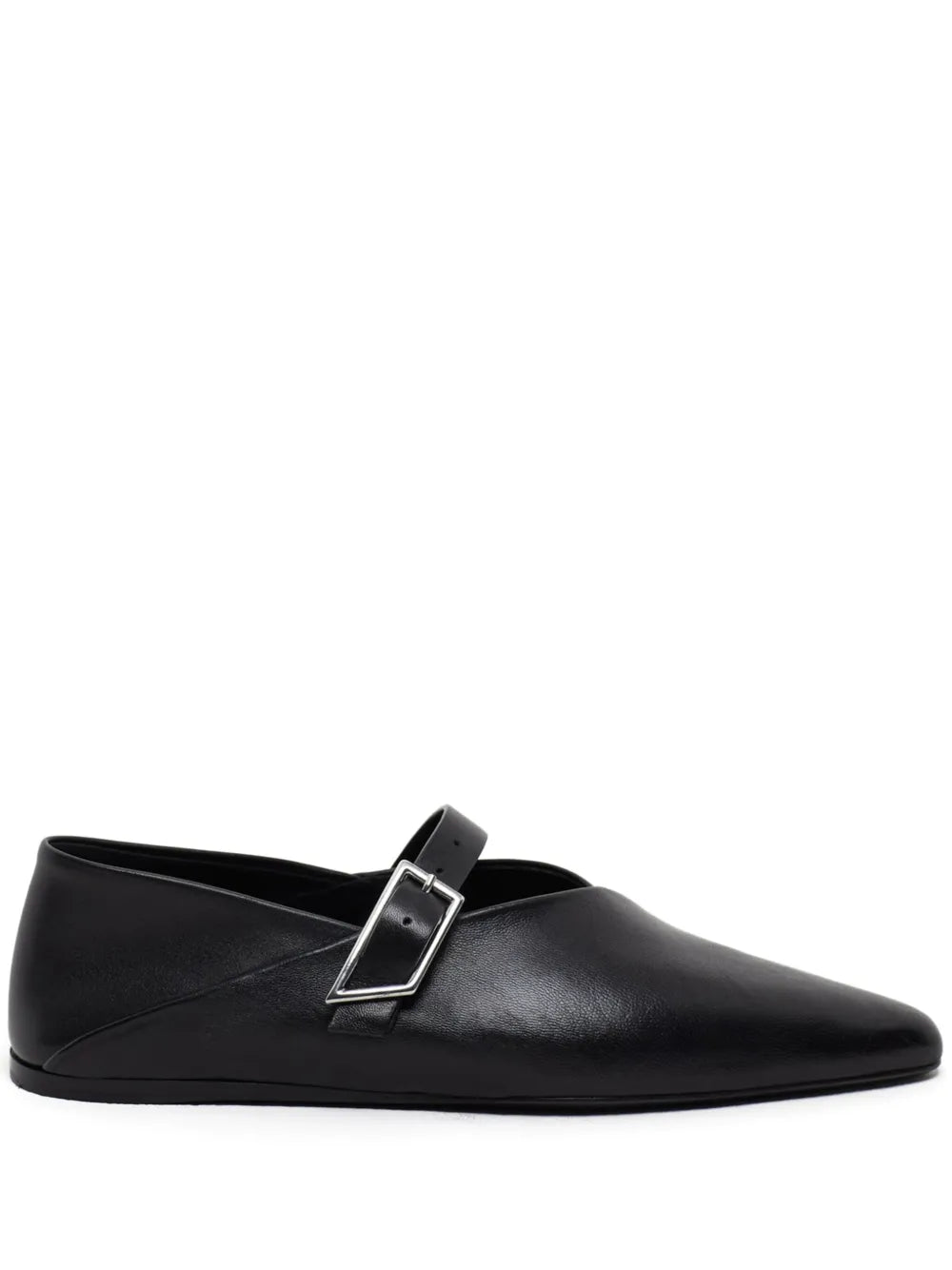 Closed leather ballerina shoes
