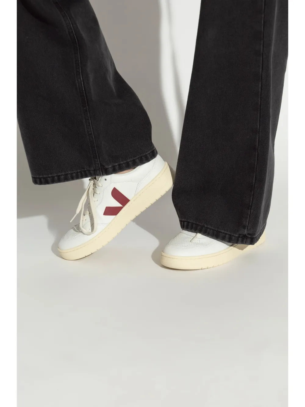 VEJA V-90 sneakers