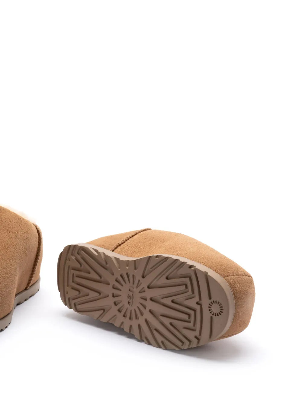 UGG Pumped slides