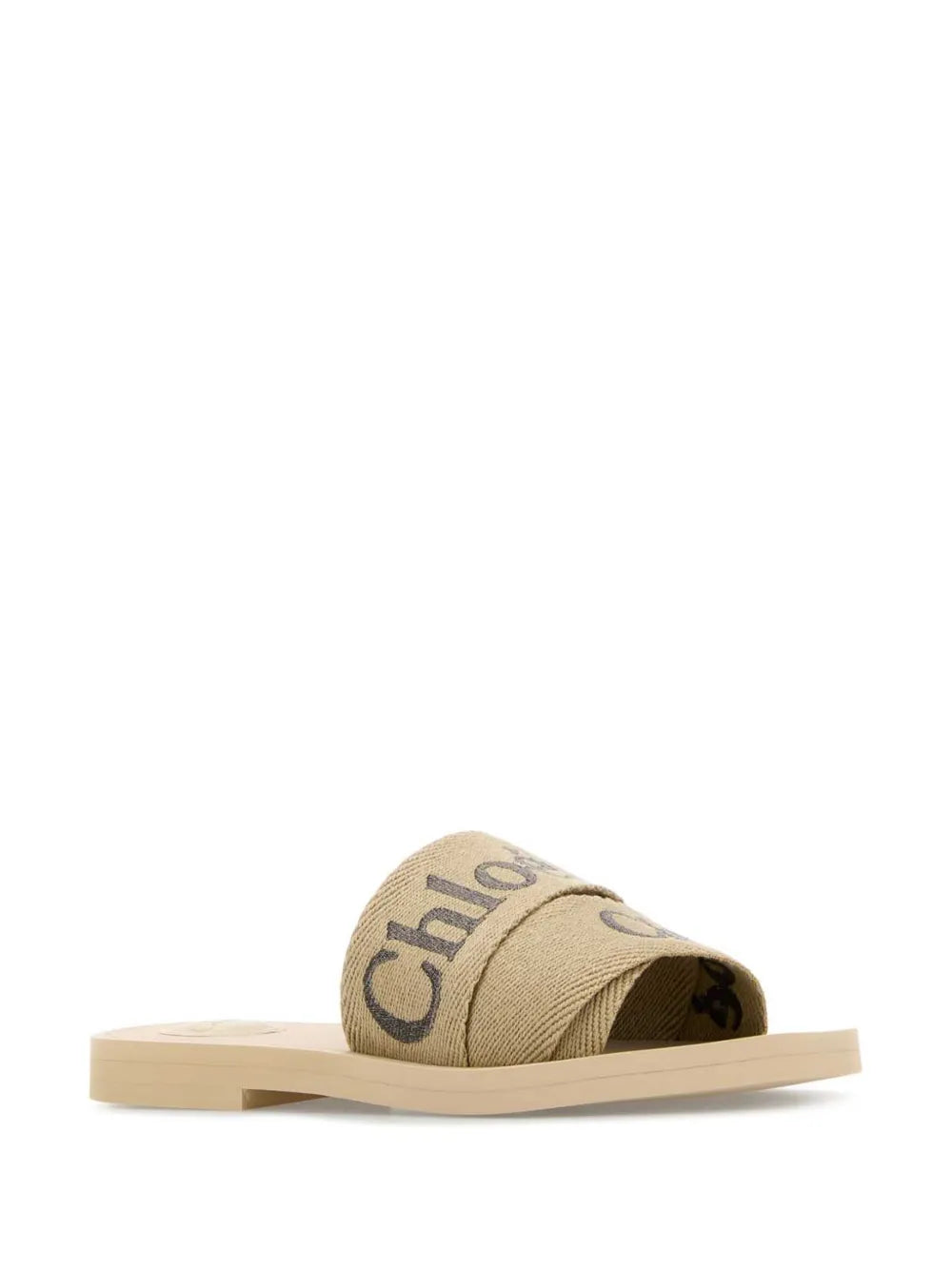 Chloé Woody slides