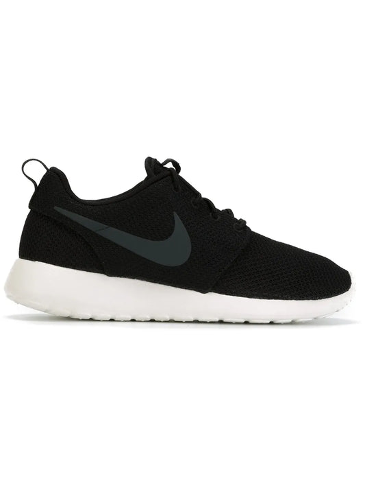Nike Roshe One sneakers