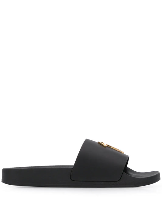 Giuseppe Zanotti logo plaque slides