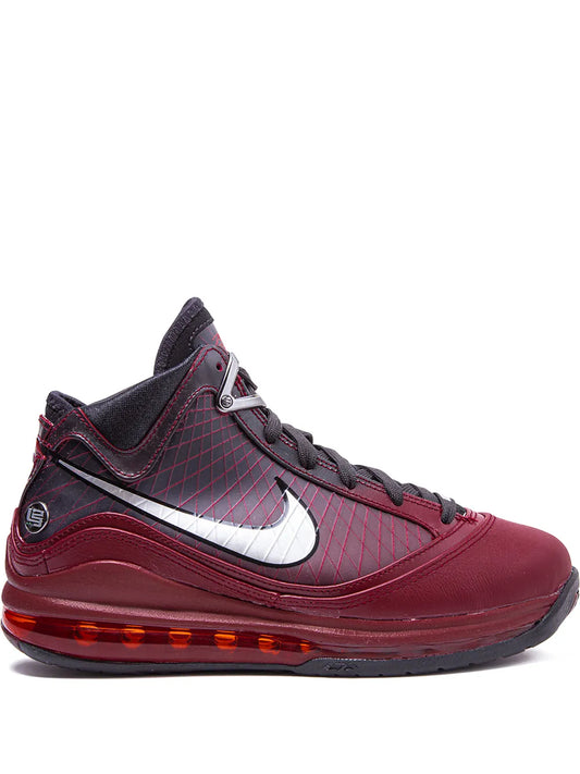 Nike Air Max LeBron 7 Retro "Christmas 2019" sneakers