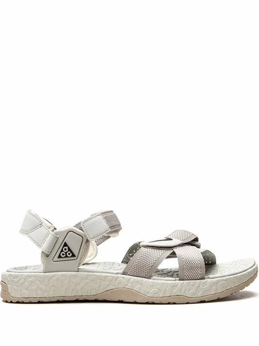 Nike ACG Air Deschutz "Cream" sandals