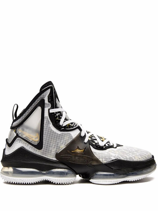 Nike LeBron 19 "Royalty" sneakers