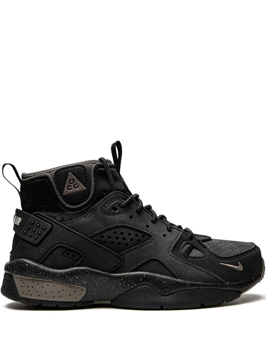 Nike ACG Air Mowabb OG "Off-Noir/Olive" sneakers