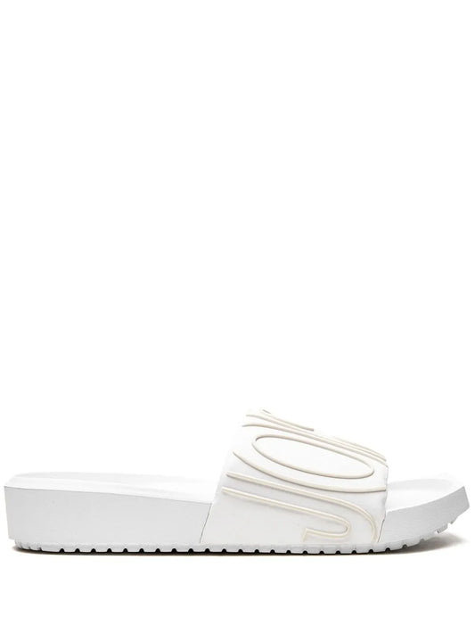 Jordan Nola flat slides