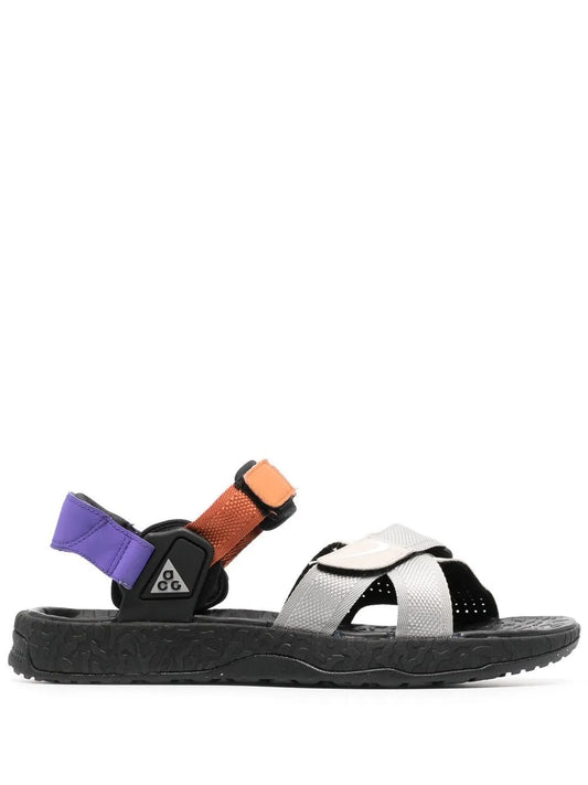 Nike ACG Air Deschutz+ sandals