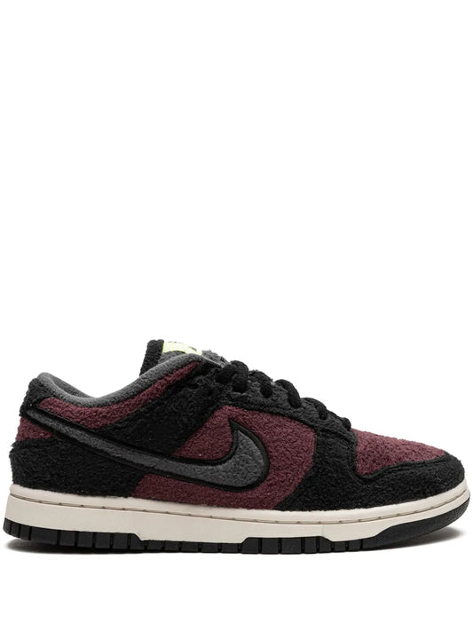 Nike Dunk Low "Fleece Pack - Burgundy Crush" sneakers