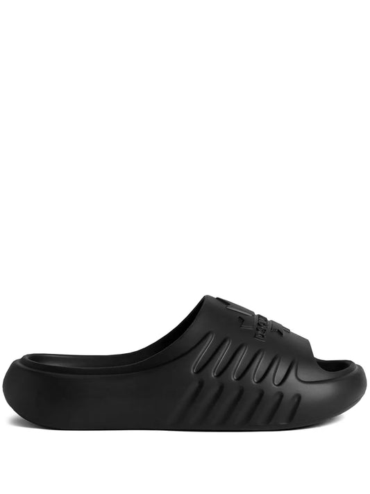 DSQUARED2 logo-embossed slides