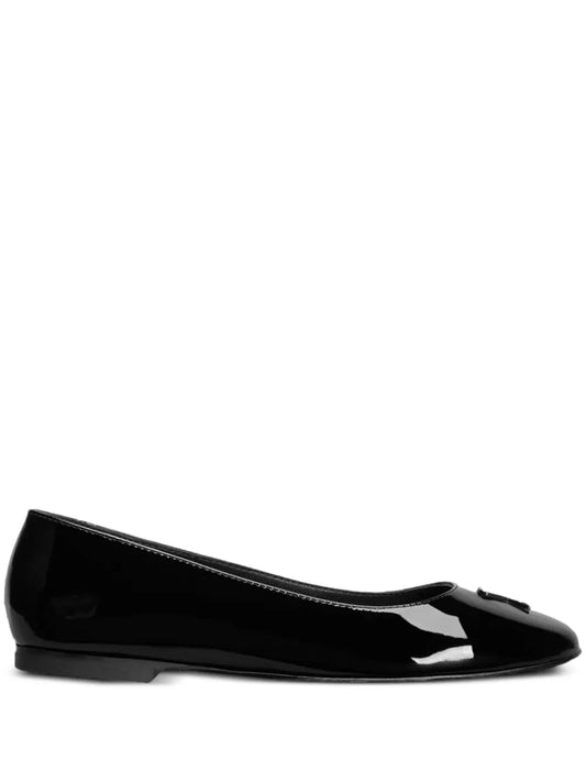 AMI Paris logo-embossed leather ballerina shoes