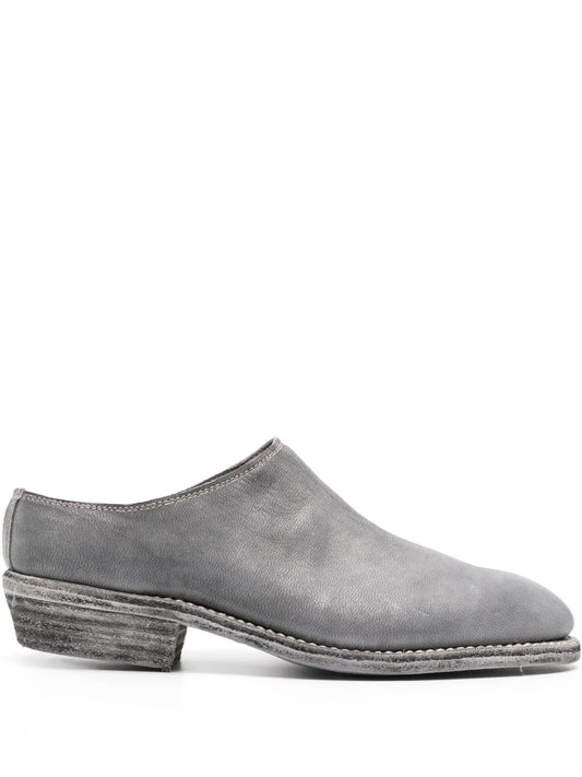 Guidi grained leather mules