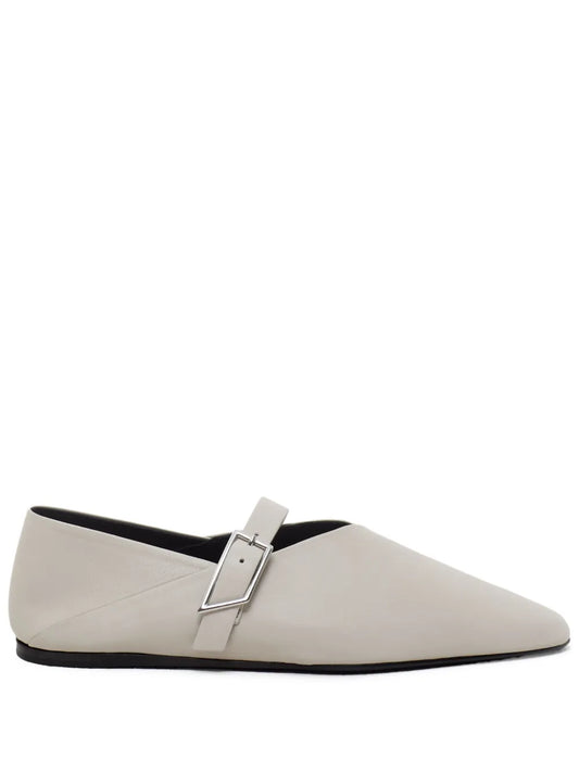 Closed leather ballerina shoes