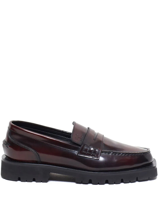 Closed leather loafers