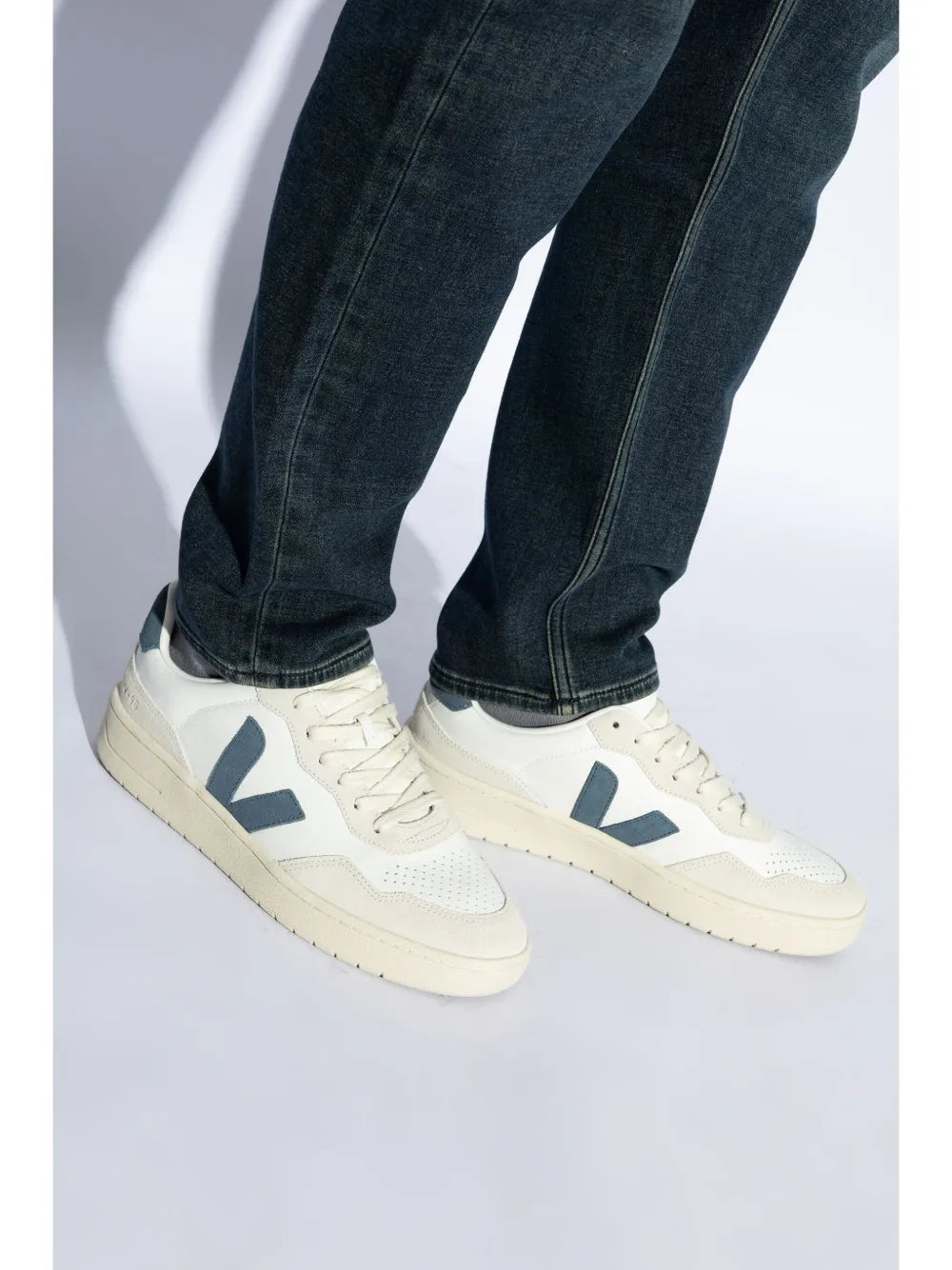 VEJA V-90 sneakers
