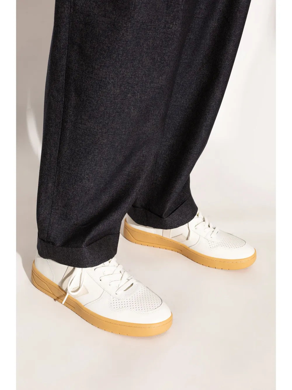 VEJA V-10 sneakers