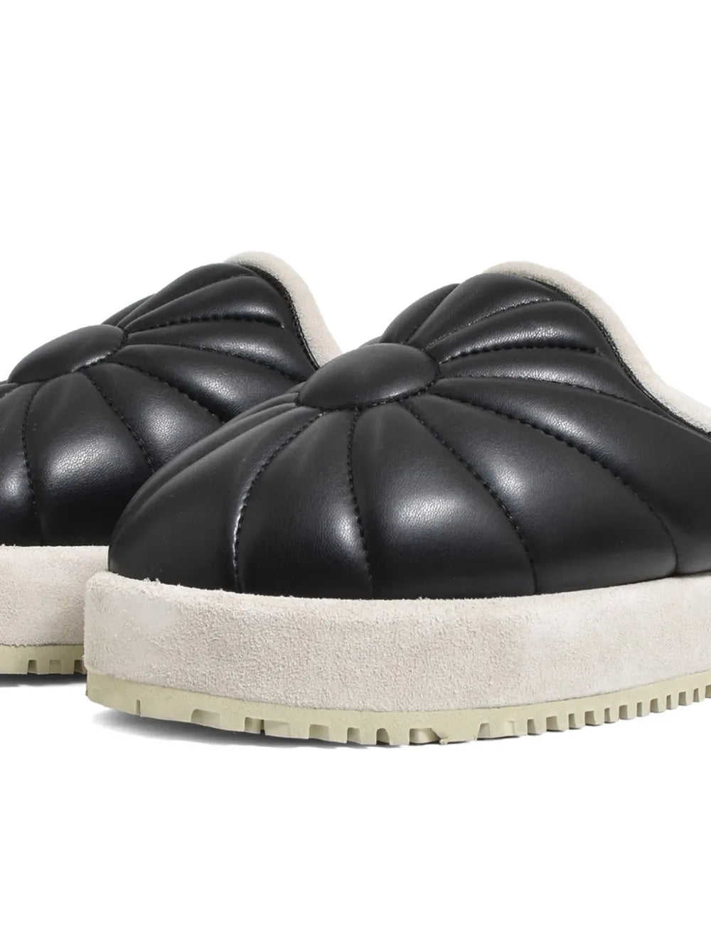 PDF embroidery leather slippers