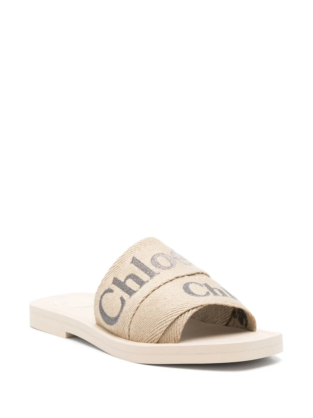 Chloé Woody slides